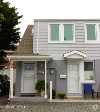 Building Photo - 52 Dunbar Ave