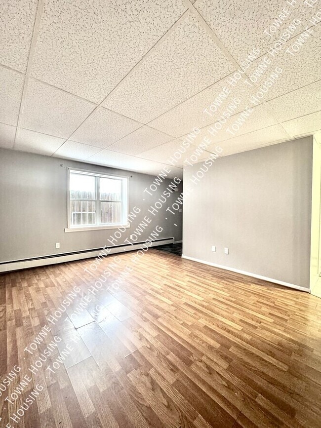 Foto del edificio - 70 Harvey Ave