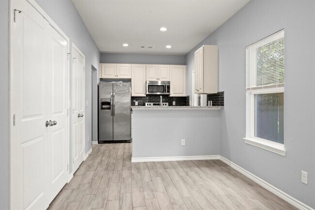 Foto del edificio - 16670 Meadowcroft St
