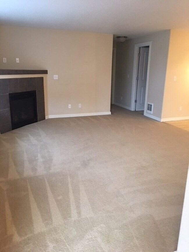 Building Photo - 2 bedroom 1 bath in North Bonneville