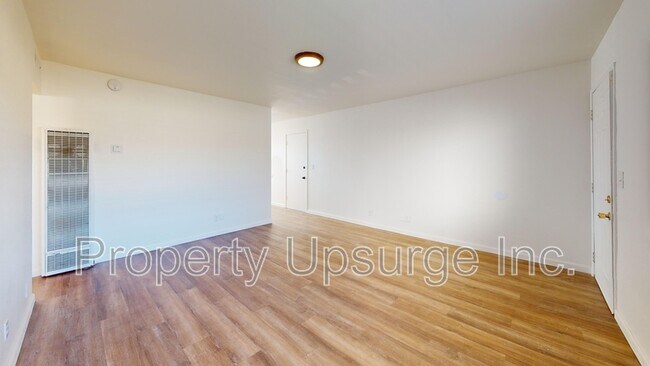 Foto del edificio - 415 Lake Blvd