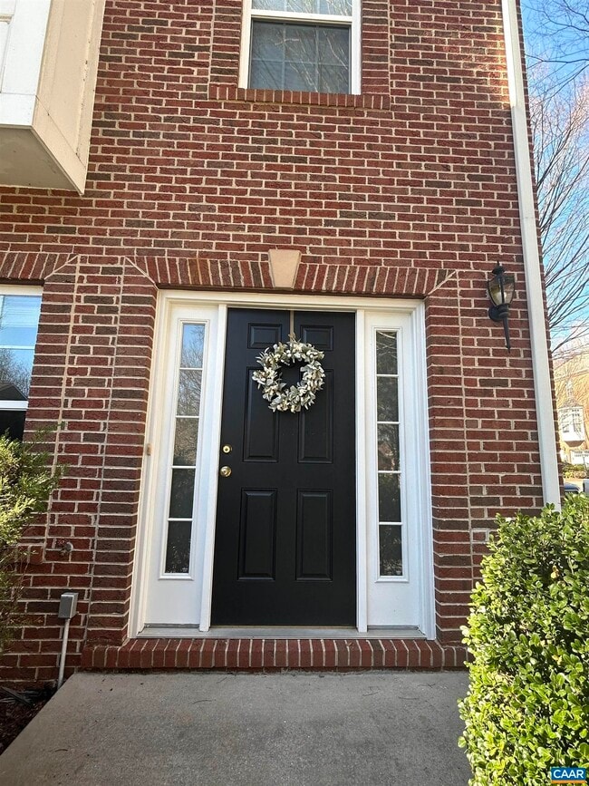 Building Photo - 735 Rainier Rd