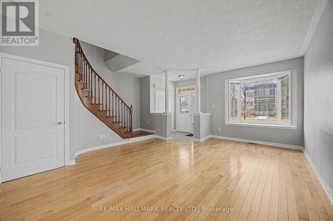 Photo du bâtiment - 10561 Bayview Ave