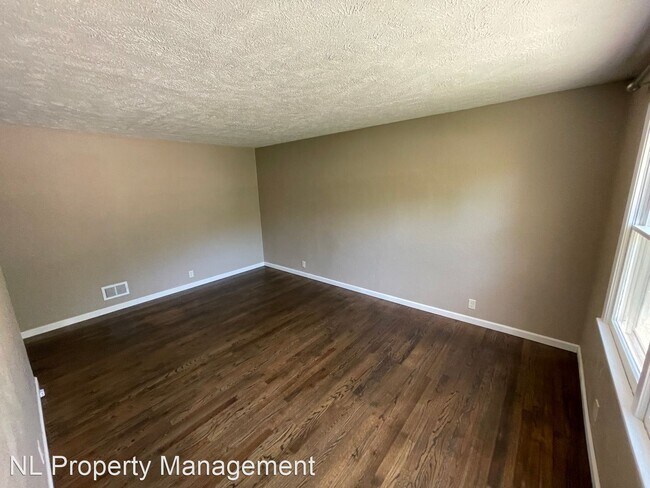 Building Photo - 3 br, 1 bath House - 7704 N 33rd Street