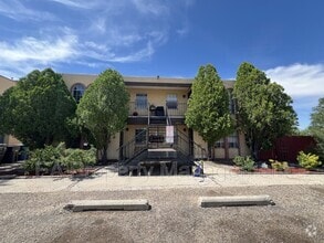 Building Photo - 12200 Candelaria Rd NE