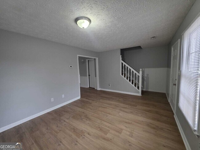 Foto del edificio - 123 Toby Springs Ln