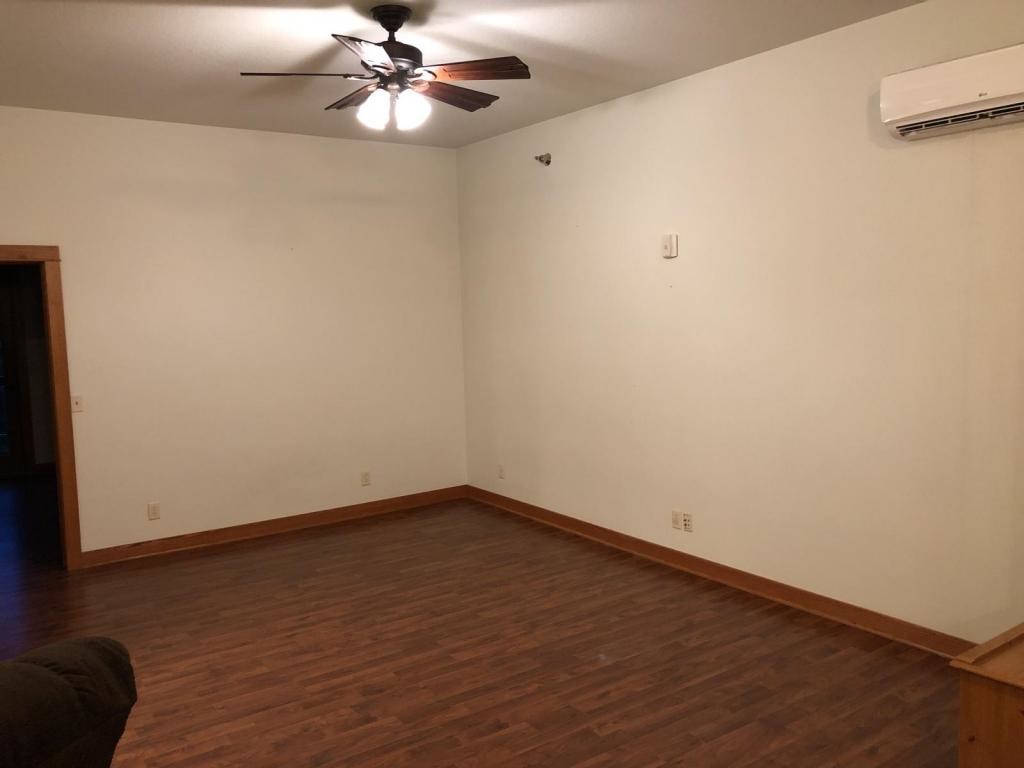 Foto del edificio - 16864 Davis St