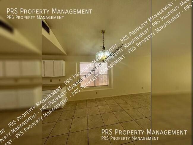 Foto del edificio - NOW AVAILABLE!!!
