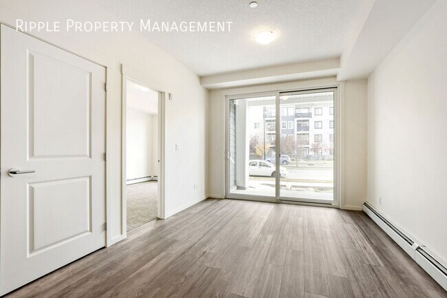 Photo du bâtiment - Modern 2 Beds, 2 Baths Apartment/Condo | 2...