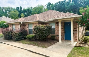Building Photo - 2316-2318 Red Branch Dr