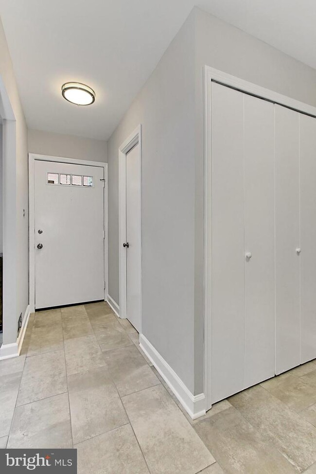 Building Photo - 5420 Midship Ct