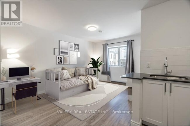 Building Photo - 608 Church St