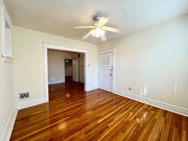 Building Photo - 911 St Rita Ave