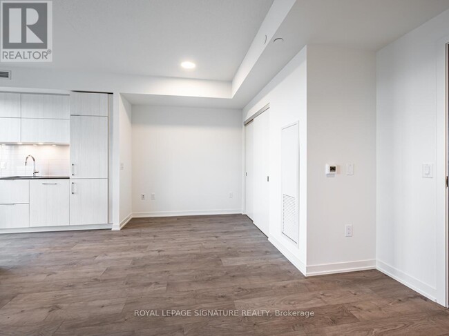 Building Photo - 20 Richardson St