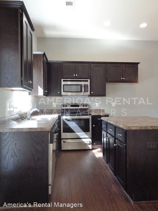 Building Photo - 3 br, 2.5 bath House - 233 The Heights Drive