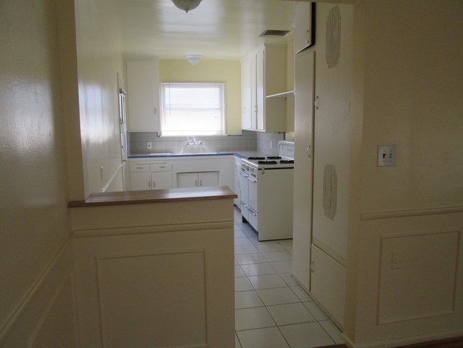 Building Photo - 11143 Acama St