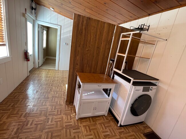 Washer/Dryer Combo, additional counter space. - 34 Warren Ave