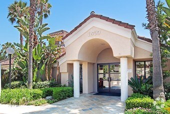 Foto principal - 12700 Bloomfield Ave