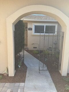 Building Photo - Beautiful Home in South San Jose, Close to the hills, Sparkling Swimming Pool, Spa, BBQ,  and ful...