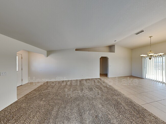 Building Photo - 3310 Thunderbird Dr