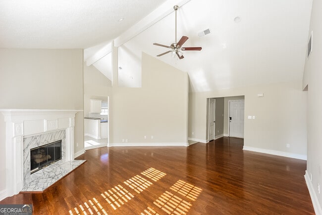 Building Photo - 125 Gleneagles Way