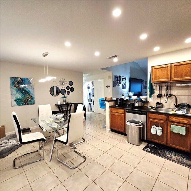 Foto del edificio - 3722 Westheimer Pl Dr