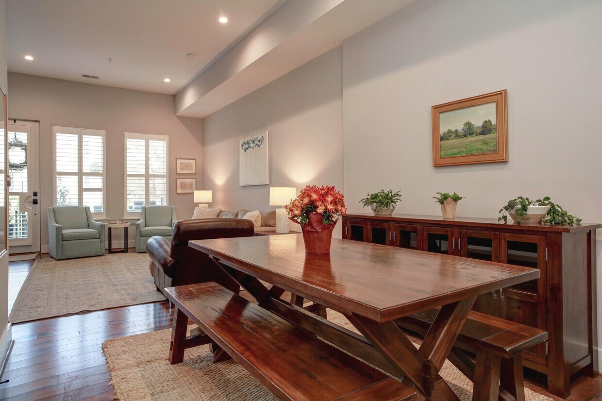 Foto principal - 3542 Warder St NW