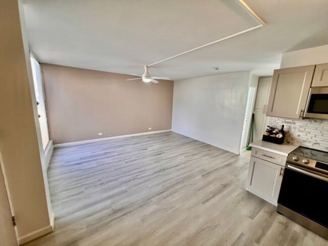 Building Photo - Waipio Gardens 2 Bed/1 Bath/1 Parking