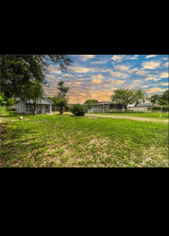 Foto del edificio - 606 E Kelly Ave
