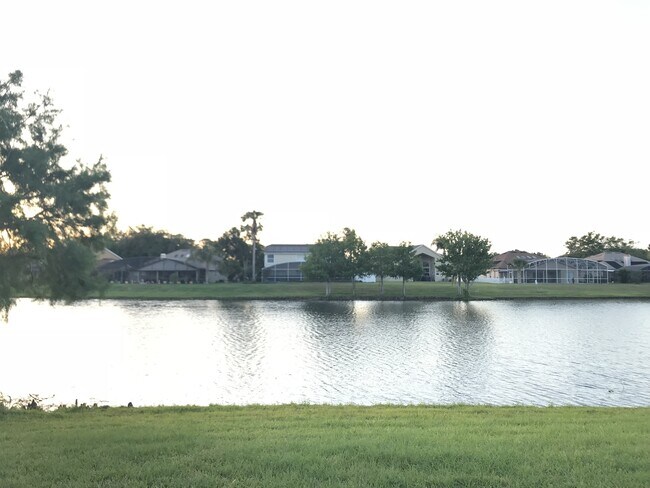 Foto del edificio - Waterfront Pool Home in Waterford Lakes