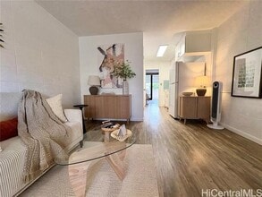 Building Photo - 425 Ena Rd