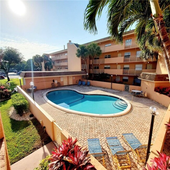 Foto del edificio - 3110 N Pine Island Rd