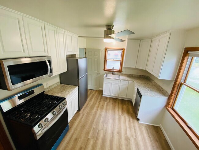 Foto del edificio - 2204 E Lawn Pkwy