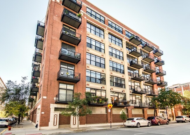 Building Photo - 843 W Adams St