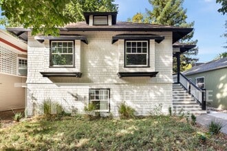Building Photo - 2019 D St