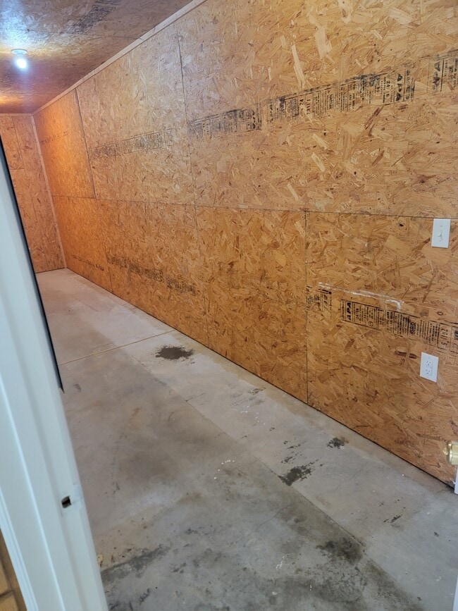 Building Photo - 8350 Shawn Ridge Dr