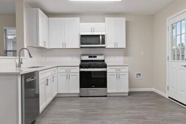 Foto del edificio - 14305 Cummins Way