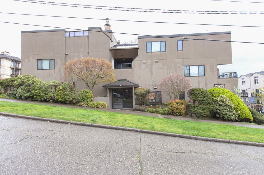 Primary Photo - 920 5th Ave