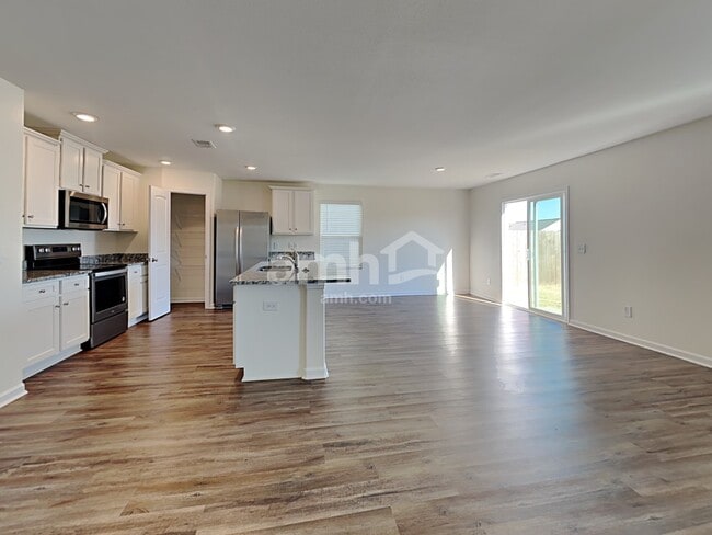 Building Photo - 6060 Mason Tucker Dr
