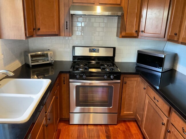 Jefferson (545) - Jefferson (545) Apartment