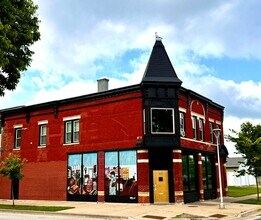Building Photo - 828 Vine St