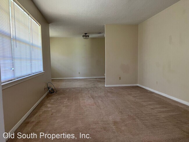 Foto del edificio - 3 br, 2 bath House - 7468 Wymart Rd