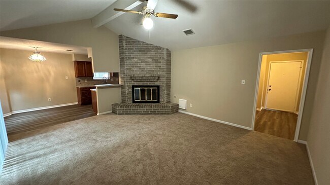 Building Photo - 13 N Deerfoot Cir
