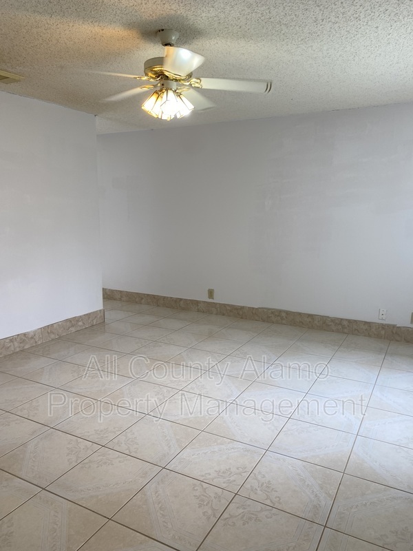 Building Photo - 6846 Celes Meadow Dr