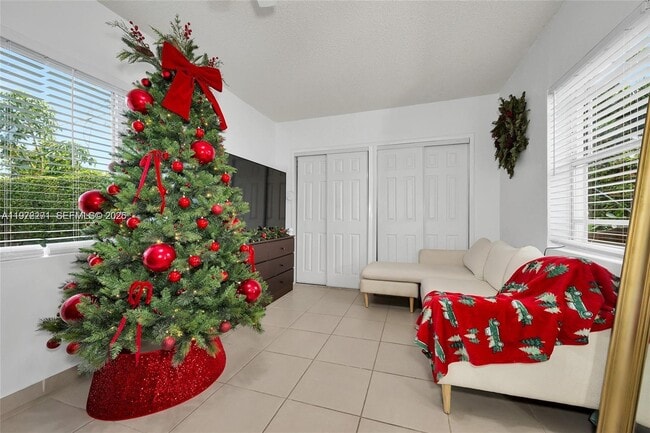 Building Photo - 7420 SW 31st St