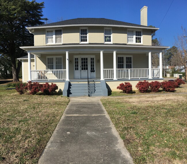 Building Photo - 1225 Wake Forest Rd