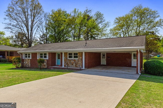 Building Photo - 3031 Walker Dr