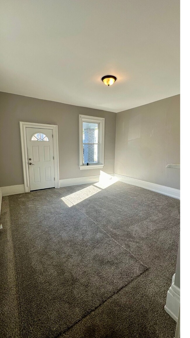 Building Photo - 25 Euclid St