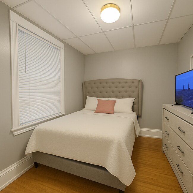 Foto del edificio - Large 2 Bed Lower Unit with Appliances & Garage Space!