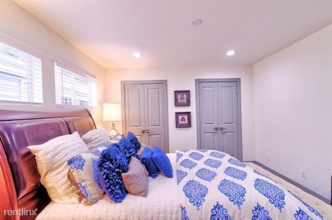 Building Photo - 409 Stratford St